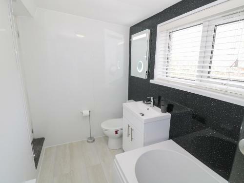 2 Bron Dwyfor