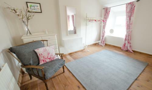 Berry Cottage Croyde | 4 Bedrooms / Sleeps 7-9 / Dog Friendly