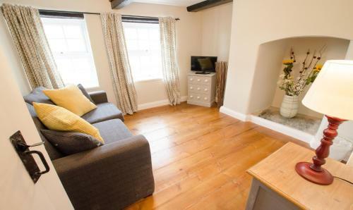 Berry Cottage Croyde | 4 Bedrooms / Sleeps 7-9 / Dog Friendly