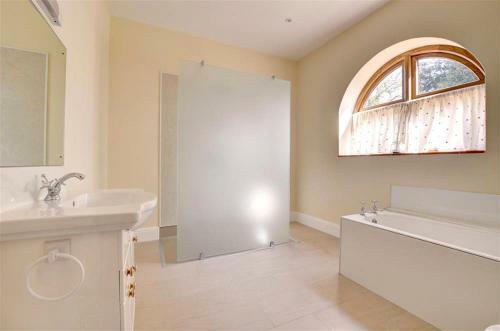 Cromer Villa Sleeps 8 With Wifi