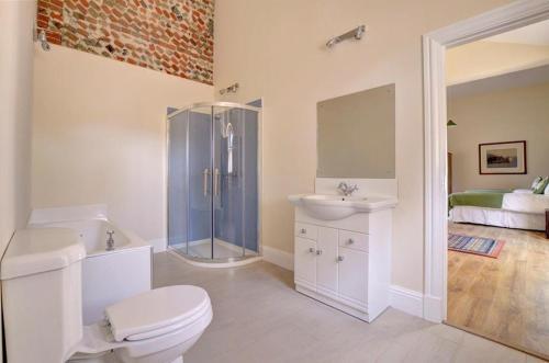 Cromer Villa Sleeps 8 With Wifi