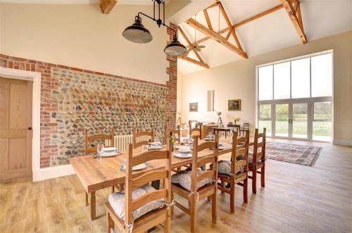 Cromer Villa Sleeps 8 With Wifi