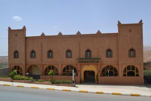 Hotel Almanader