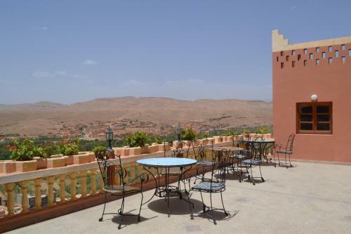 Hotel Almanader