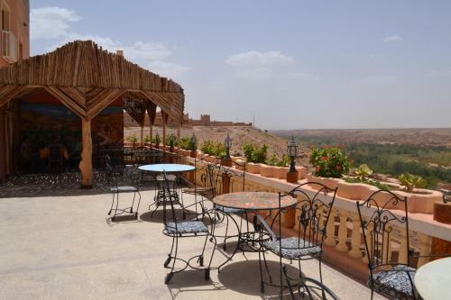 Hotel Almanader
