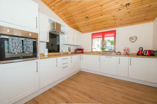 Barn Lodge With Hot Tub Near Cupar Fife