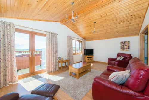 Barn Lodge With Hot Tub Near Cupar Fife