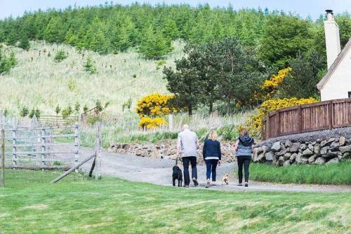 Rowan Tree Cottage With Hot Tub Near Cupar Fife