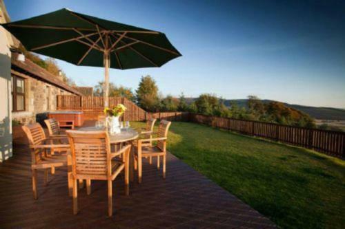 Rowan Tree Cottage With Hot Tub Near Cupar Fife