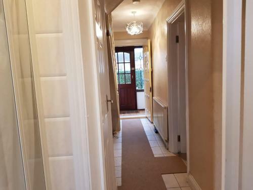Beautiful 3-bed House In Dagenham