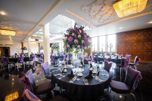 The Saddleworth Hotel