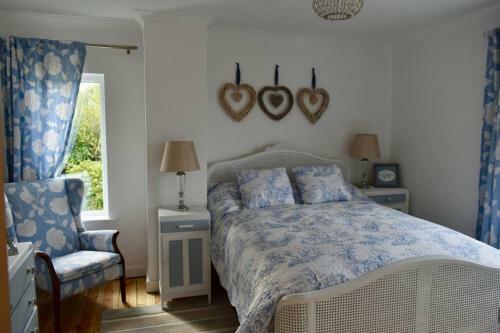 1 Tower Hill ,tranquil,private,tucked Away On A Nothrough Lane.