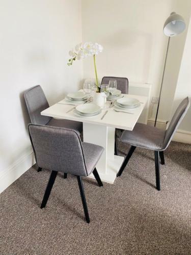 Doncaster Main Street Apartment