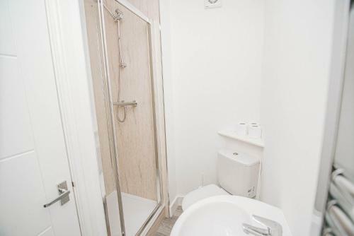 Florence Avenue, Apartment 1