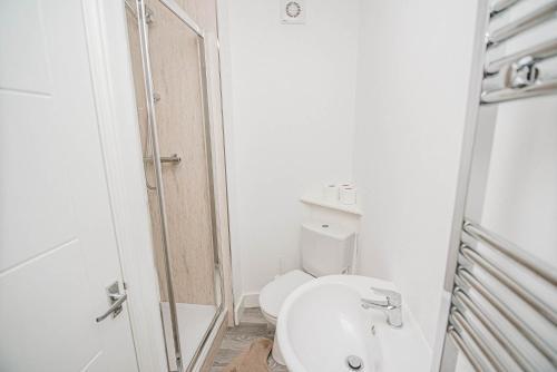 Florence Avenue, Apartment 1