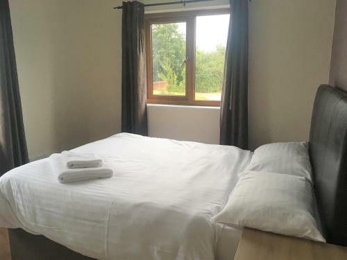 Poplars 1 - One Bed Apartment On Private Estate