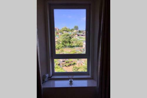 Apartamento Bright, Spacious West-end Flat, Near University