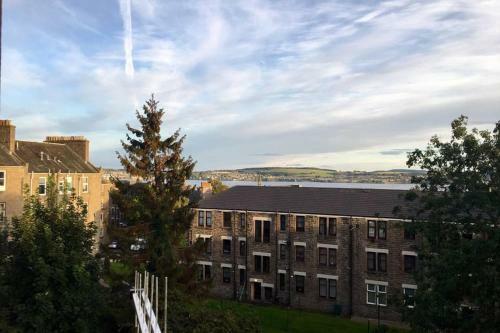 ?bright Apartment, Near University + City Centre?