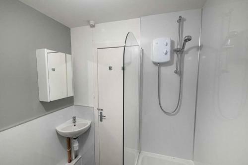 ?bright Apartment, Near University + City Centre?