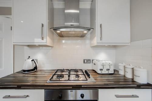 Bungalow 2 Min Drive To Beach And Sea Sleeps 6