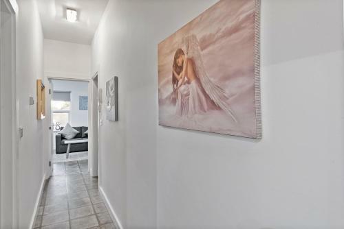 West Ealing Serviced Apartment - 2 Bedroom 2 Bath Parking Near Station