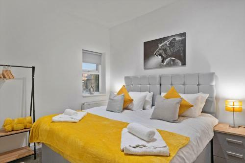 West Ealing Serviced Apartment - 2 Bedroom 2 Bath Parking Near Station