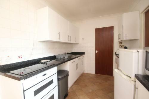 34d Medmerry Park 2 Bedroom Chalet - No Manual Workers Allowed