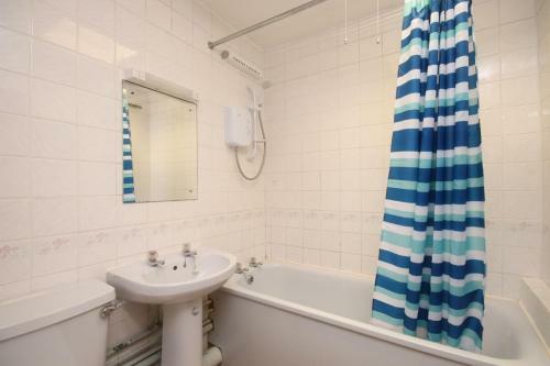34d Medmerry Park 2 Bedroom Chalet - No Manual Workers Allowed