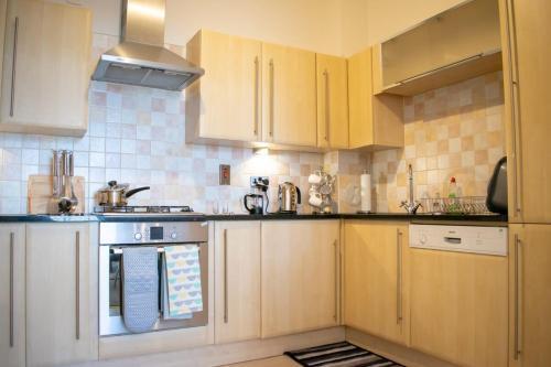 Beautifully Renovated Apartment -central Edinburgh