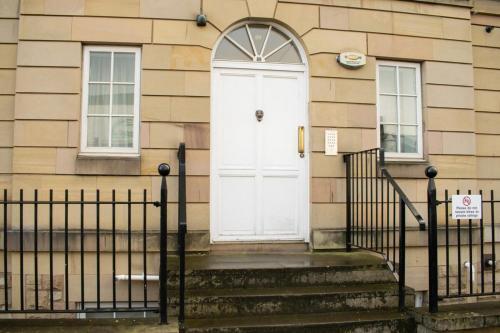 Beautifully Renovated Apartment -central Edinburgh