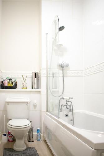 Beautifully Renovated Apartment -central Edinburgh