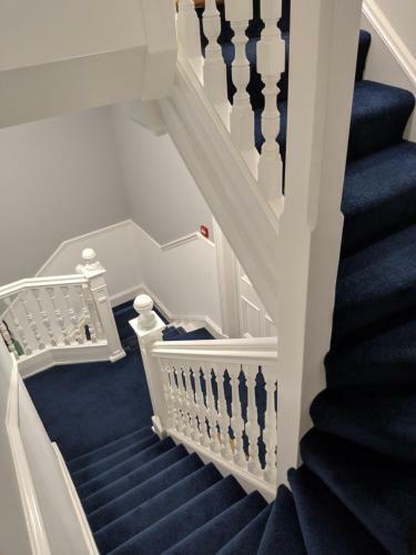 Hostal Falcon Crest Guest House