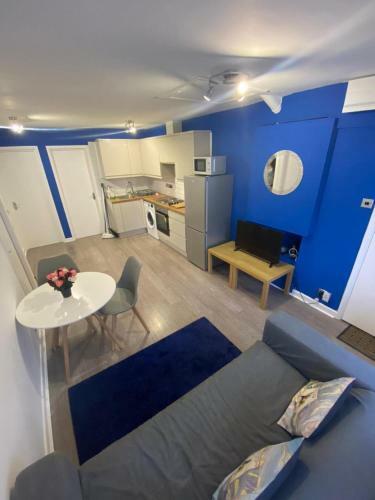3-bed Ground Floor Apartment In Edgware