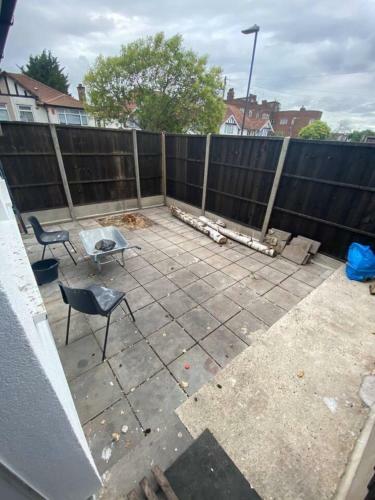 3-bed Ground Floor Apartment In Edgware