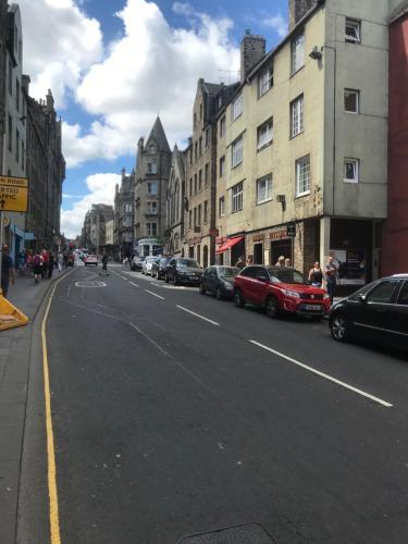 Crags View Apartment On The Royal Mile