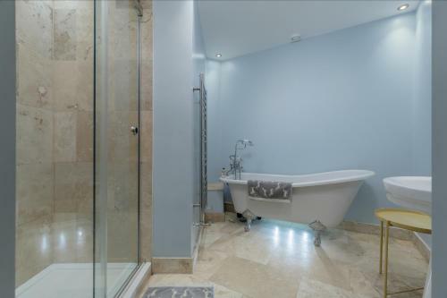 Apartamento The Bellevue Crescent Residence