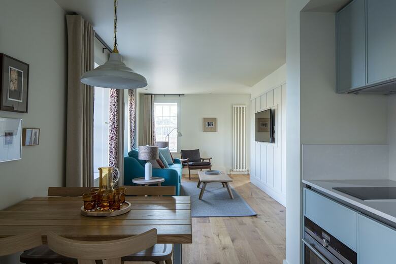 Cheval Abbey Strand Apartments, At Holyrood