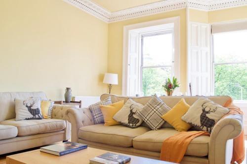 Apartamento Bright Spacious Comfortable Old Town Flat