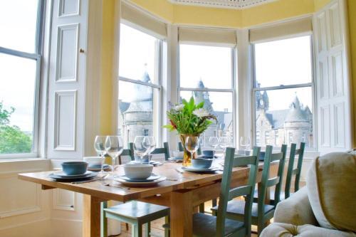 Apartamento Bright Spacious Comfortable Old Town Flat