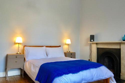 Apartamento Bright Spacious Comfortable Old Town Flat