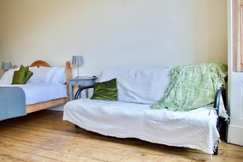 Apartamento Bright Spacious Comfortable Old Town Flat
