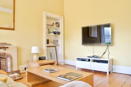 Apartamento Bright Spacious Comfortable Old Town Flat
