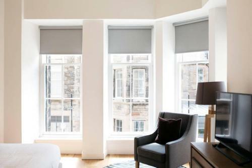 Beautiful Minimalistic Studio Apartment In Central