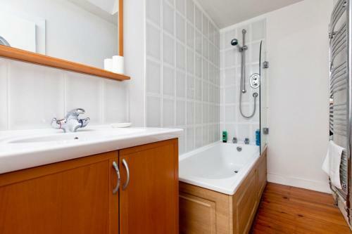 Gorgeous Home In Vibrant Leith - Sleeps 6