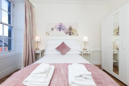 Spacious 4 Bedroom Apartment Near Meadows