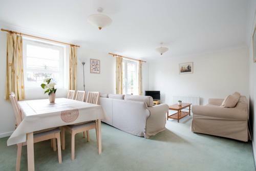 Powderhall Rigg, Canonmills Apartment