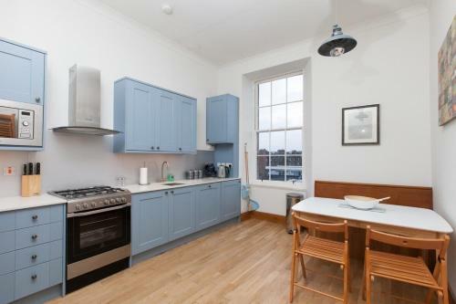 Traditional Luxury Apartment Sleeps 10
