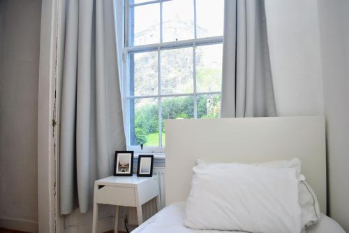 Edinburgh Castle View Apartment On Grassmarket