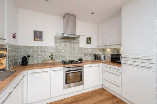 Apartamento Altido Ultra Stylish 2 Bed/2 Bath With Balcony & Parking