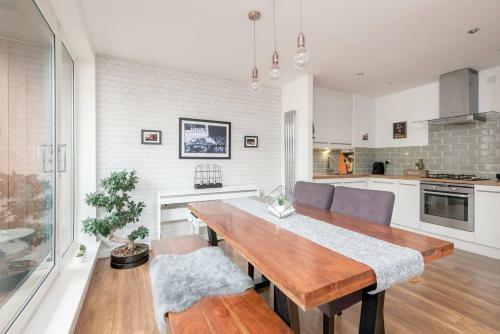 Apartamento Altido Ultra Stylish 2 Bed/2 Bath With Balcony & Parking